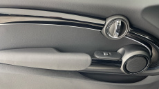 MINI Hatchback 1.5 Cooper Classic 3dr Auto Petrol Hatchback